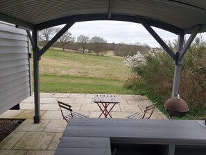 Outdoor dining - Isabel , nestled in a peaceful farm in Marsham, North Norfolk (Marsham)
