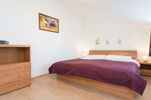 Free WiFi - Comfort apartment with balcony and pool (Krk)