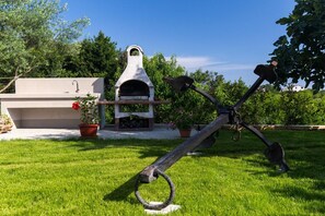 Property grounds - Two Bedroom Apartment with Balcony and Pool (Krk)