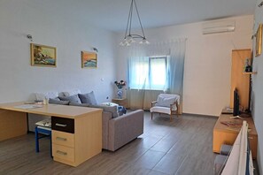 Smart TV, DVD player