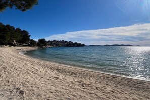 On the beach - Two Bedroom Mobile Home with Terrace and Sea View (Drage)