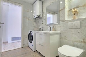 Een douche, een haardroger