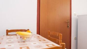 تناول الطعام