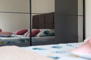 1 bedroom, iron/ironing board, travel cot, free WiFi - Trendy and Chic Apartment with Terrace and Private Garden - One Bedroom Apartment (Kastel Stari)