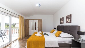Unclassified image, 3 of 40, button - Exquisite Spacious Villa Bufaline with Pool and Gym - Eight Bedroom Villa with Pool and Gym (Kastel Novi)