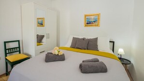 2 Schlafzimmer, Bügeleisen/Bügelbrett, Reisekinderbett, kostenloses WLAN