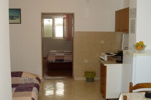 1 bedroom, iron/ironing board, free WiFi