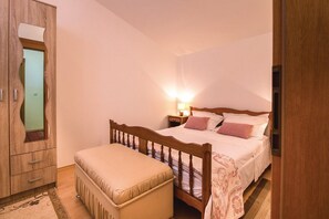 5 chambres, fer et planche à repasser, lit parapluie, Wi-Fi gratuit