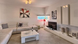 Living area - Three Bedroom Apartment with Sea View and Pool Aside (Okrug Gornji)