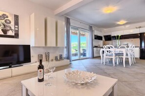 Dining - Three Bedroom Apartment with Sea View and Pool Aside (Okrug Gornji)