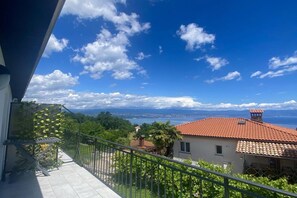 Property grounds - Luxury Lovran Apartments with Swimming Pool - Classic One Bedroom Apartment (Lovran)