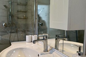Dusche, Haartrockner