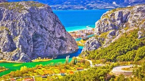 Aerial view - Apartment Adriatic Pearl - One Bedroom Apartment with Balcony and Sea View (Omis)