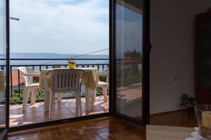 Outdoor dining - Apartment Marko with 3 rooms (Novi Vinodolski)