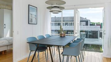 Classic House, 2 Bedrooms | Interior