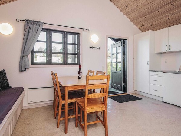 Interior - Kalovig Beach Holiday Centre (Ronde)