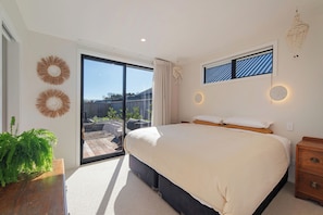 4 bedrooms, in-room safe, iron/ironing board, free WiFi