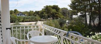 Apartments Dana - One Bedroom Apartment 2