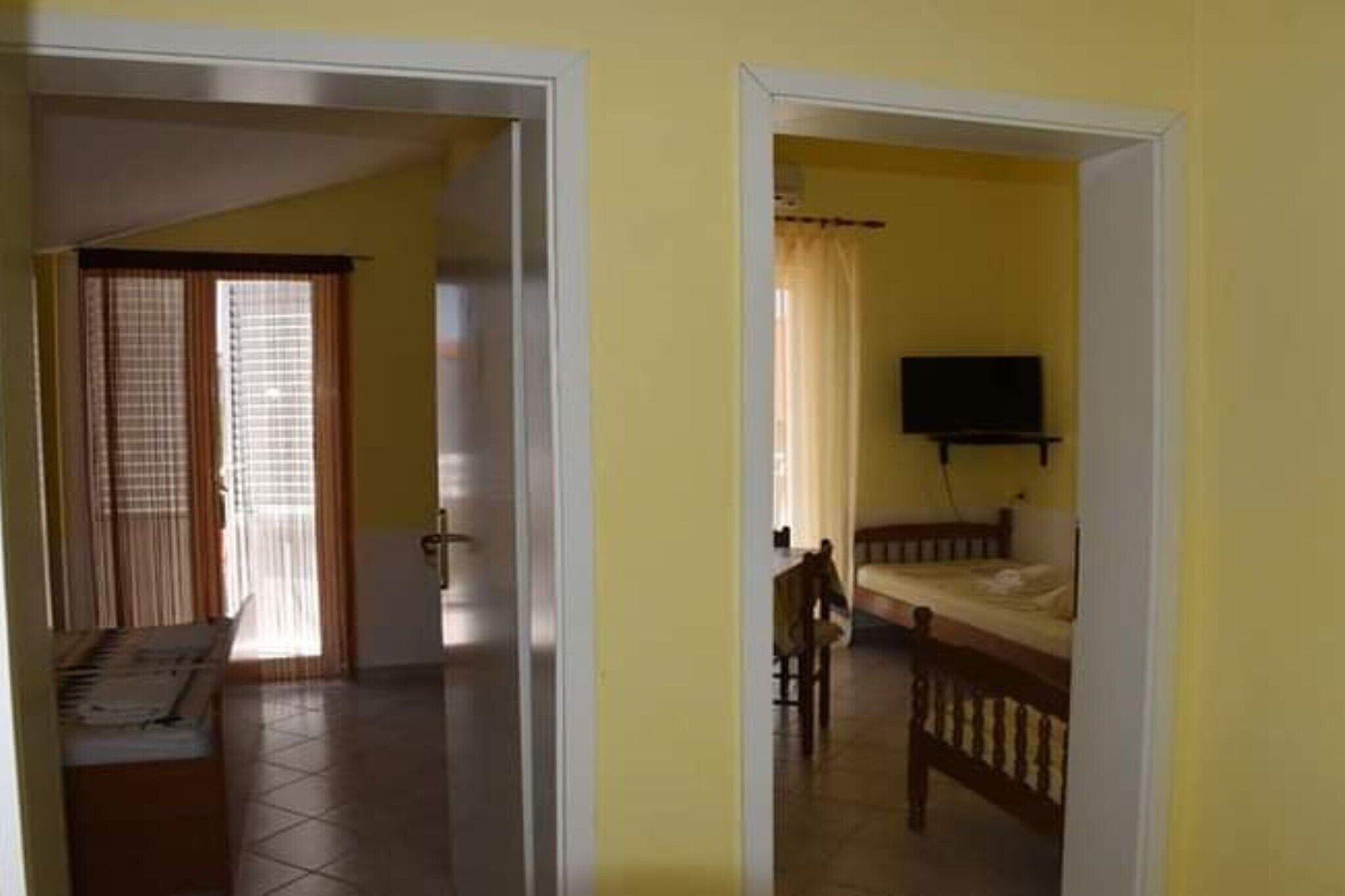 1 bedroom, travel crib, WiFi (free)