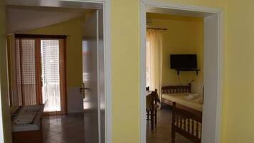 1 bedroom, travel crib, WiFi (free)