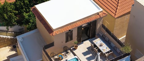 تناول الطعام بالخارج