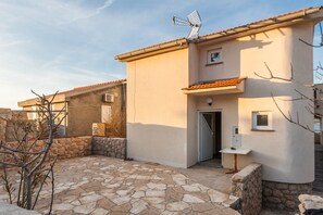 Exterior - Cozy Apartments in Zadar with Sea and Mountain Views - Studio Apartment with Mountain View (owner 4) (Vinjerac)