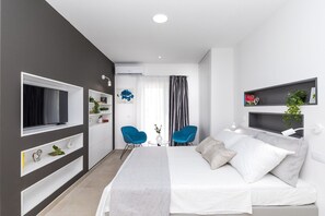 5 bedrooms, iron/ironing board, travel cot, free WiFi - Scenic Elegant Trogir Villa with Pool - Five Bedroom Villa (Trogir)