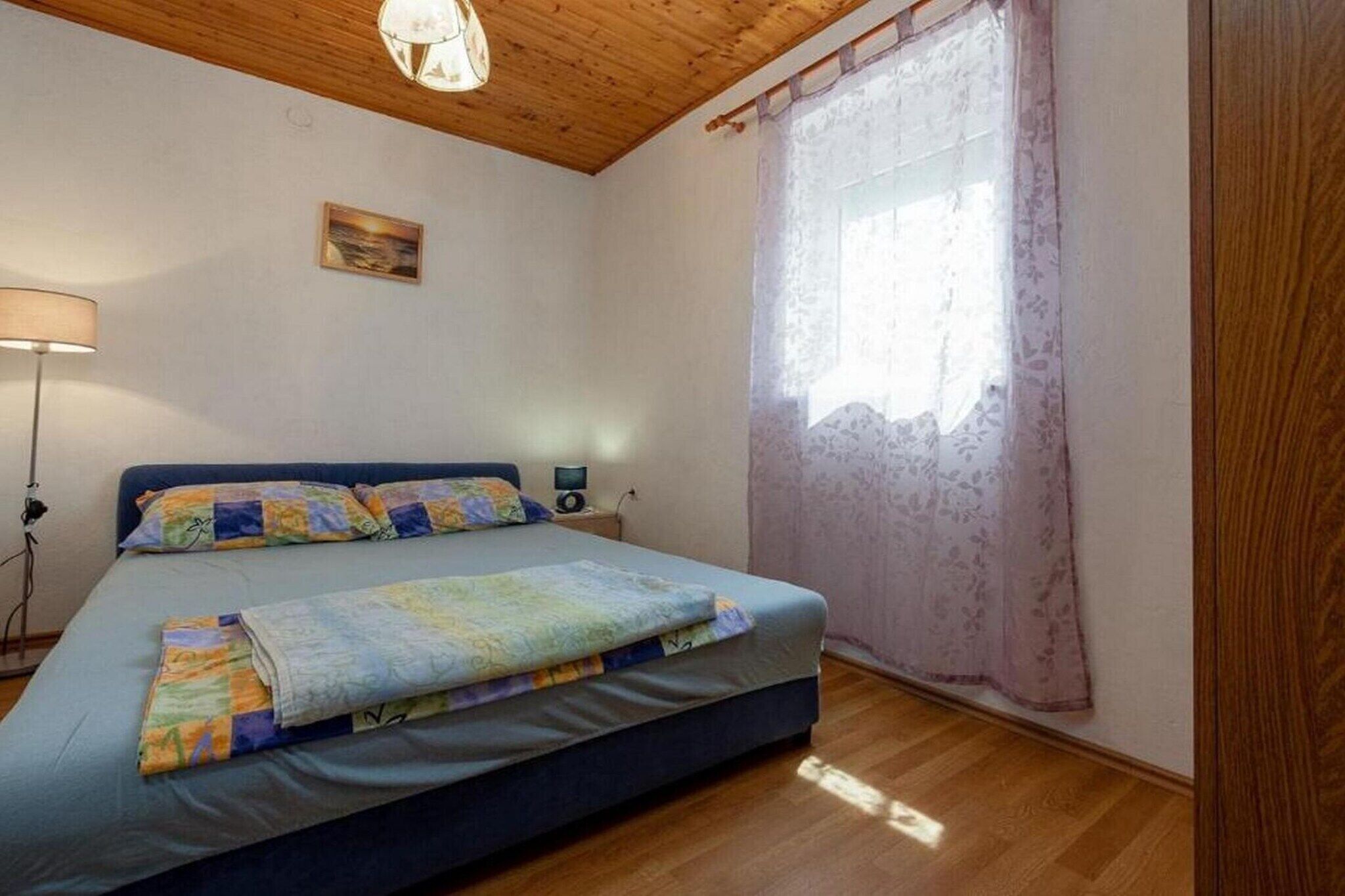 3 bedrooms, iron/ironing board, WiFi (free)