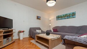 Living area - Three Bedroom Holiday Home (Vinisce)