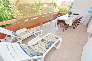 Outdoor dining - Apartments Roksandić - Two Bedroom Apartment (Vir)