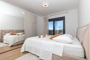 Bügeleisen/Bügelbrett, Reisekinderbett, kostenloses WLAN