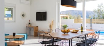 Luxury Villas Bellavista - Four Bedroom Villa with Pool