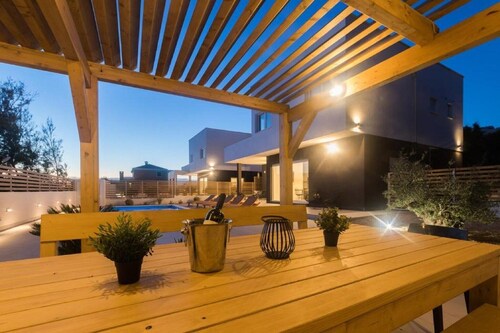 Luxury Villas Bellavista - Four Bedroom Villa with Pool