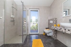 Douche, séchoir à cheveux