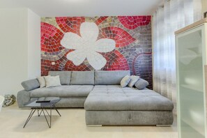 Smart TV - Majestic Kastel Stari Apartment with Terrace - Two Bedroom Apartment with Terrace (Kastel Stari)