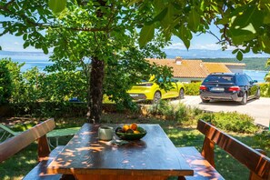 Exterior - 1 Bedroom apartment with terrace (Njivice)
