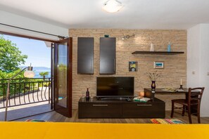 Interior - 1 Bedroom apartment with terrace (Njivice)