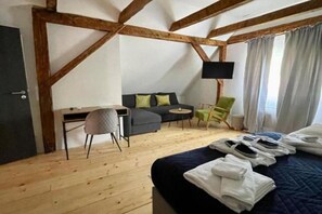 3 bedrooms, iron/ironing board, travel crib, free WiFi