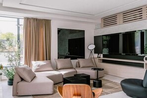 Smart TV - Four Bedroom Villa with pool (Vodice)