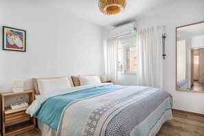 2 bedrooms, iron/ironing board, free WiFi, bed sheets