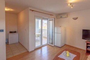 Interior - One Bedroom Apartment with Balcony (Okrug Gornji)