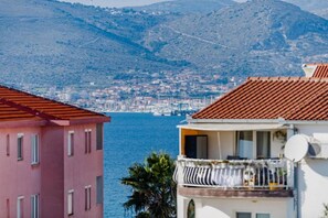 Exterior - One Bedroom Apartment with Balcony (Okrug Gornji)