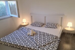 2 Schlafzimmer, Reisekinderbett, kostenloses WLAN