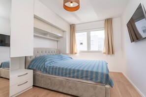 2 bedrooms, iron/ironing board, free WiFi
