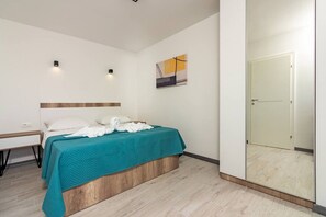 1 bedroom, travel cot, free WiFi - Modern Apartments with Private Balcony - One Bedroom Apartment (Kastel Novi)