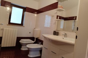 Shower, hair dryer - Villa Hilda - Two Bedroom Villa (Barban)