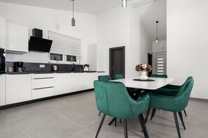 Dining - Three Bedroom Villa with Swimming Pool (Labin)