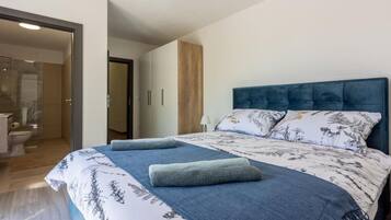 3 bedrooms, iron/ironing board, travel cot, free WiFi