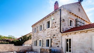 Apartment | Exterior