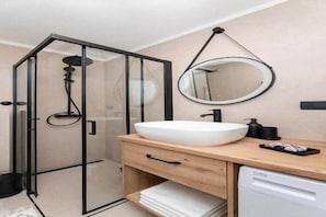 Shower, hair dryer - Villa ADRIANA - Two bedroom Villa with swimming pool (Nerezisca)